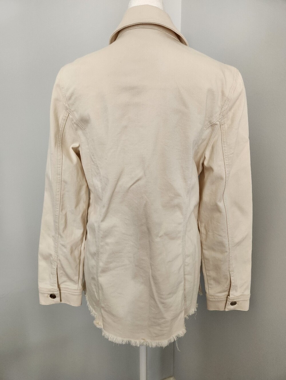 Chico's Lightweight Cream Shacket with Frayed Hem Sz 1 - Picture 6 of 10
